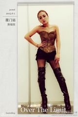 组图：好声音台妹性感私照流出 紧身装丰满酥胸