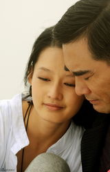 组图：《守望的天空》热播 李沁演绎打不死的葡萄