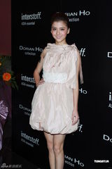 组图：众星出席时装展 陈嘉桓拒评马德钟事件