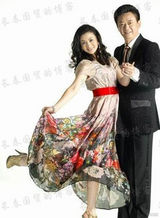 组图：朱军夫妇结婚19周年写真曝光 夫唱妇随情意浓