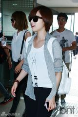 组图：韩国女子团体T-ara现身机场前往日本