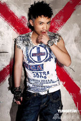 高清图：范逸臣拍写真摇滚范儿 酷帅型男风格