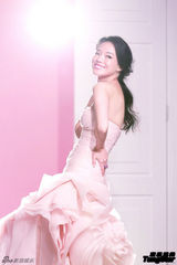 组图：舒淇拍广告优雅清新 演绎气质女神