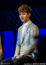 组图：SJ-M上海热力开唱 始源帅气有型赫海有爱