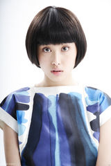 高清图：李欣汝造型百变拍写真 清新短发俏皮可爱