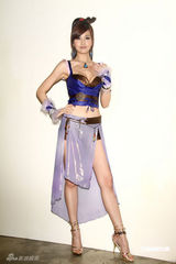 幻灯图集：台湾嫩模林苇茹代言电玩 造型惹火