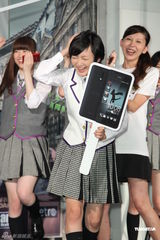 组图：乃木坂46台湾代言吸金 吸引大批宅男粉丝