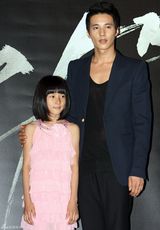 高清图：韩星元彬《大叔》试映 新片拯救被绑架女孩