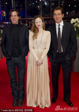 组图：电影《影子舞者》首映 型男克里夫帅气迷人