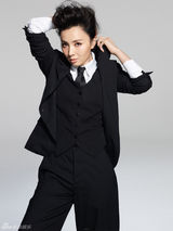 组图：小陶虹拍中性西装写真 展现御姐范儿