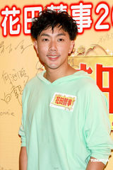 幻灯：熊黛林香肩斜露艳压群芳 大赞吴君如功力高