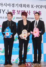 组图：JYJ担任2014仁川亚运会宣传大使