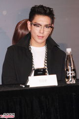 组图：BIGBANG赴港备战演唱会 中文问好透露新专辑