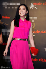 组图：熊乃瑾出席活动绚丽短裙娇俏可人