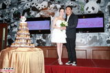 组图：香港艺人钱嘉乐汤盈盈结婚 接吻秀对戒