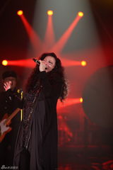 组图：《歌手2》品冠补位 邓紫棋冲击三连冠