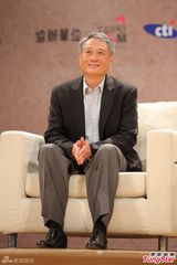 组图：李安自曝当兵曾遭兵变被甩 童年性格怯懦