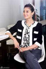 组图：王媛可职场丽人写真曝光 知性干练