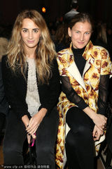 组图：秀场群星闪耀 蕾哈娜刘诗诗张辛苑齐斗艳