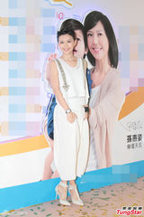 组图：孙燕姿产后捞金白衣裤裙保养得宜