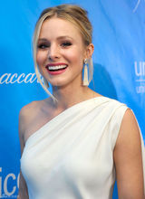 高清组图：克莉丝汀-贝尔白色单肩礼服性感亮相