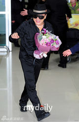 组图：成龙访韩宣传新片《十二生肖》