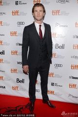 组图：《极速风流》首映“雷神”与妻子秀恩爱