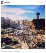 组图：莱托兑现奥斯卡演讲 赴乌克兰支持当地人