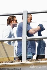 高清组图：电影《生命之树》发布会 皮特白衣翩翩