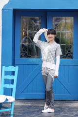 组图：“黄小仙”街拍笑容甜美 白百何明媚一冬