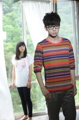 组图：胡夏《爱情离我一公尺》MV上演甜蜜浪漫