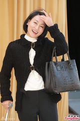 组图：方逸华跪拜邵逸夫 刘德华张学友致祭