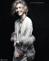 高清组图：超模艾利桑娜-缪斯登《Vogue》封面