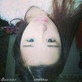 组图：好声音萌妹曝性感照 叼烟狂野秀乳沟