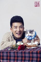 组图：孙艺洲牵手猫咪情人 演绎喵星版宠物情缘