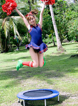 高组图：前超女陈怡日本拍写真 比基尼制服齐上阵