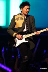 组图：五月天诺亚方舟平安夜演唱会万名歌迷同贺