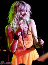 高清组图：泰勒-摩森庆生 组摇滚乐队进军歌坛