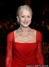 组图：棕榈泉红毯群星闪耀 娜奥米优雅海伦娇艳