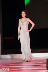 组图：中国小姐香港区三甲出炉现场颁奖