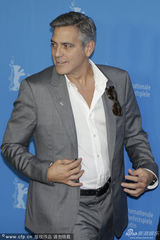 组图：《古迹卫士》克鲁尼与马特达蒙搭肩搞怪