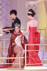 组图：2012年港姐三甲出炉 张名雅荣获冠军