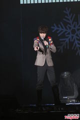 组图：萧敬腾炎亚纶亮相圣诞演唱会high翻全场