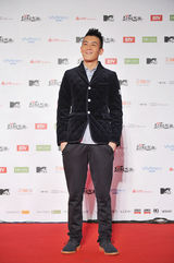 高清组图：MTV超级盛典红地毯 陈冠希帅气亮相