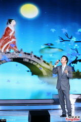 组图：费玉清最终场演唱会 预多陪伴年迈父亲