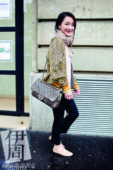 高清图：周迅青春大片追逐梦想自由跳跃