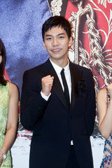 组图：《The King2hearts》发布会众主创出席