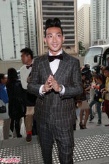 组图：香港艺人李璨琛举行结婚注册仪式