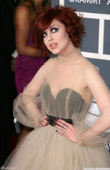 高清图：格莱美红毯 安娜-奈里克蓬蓬纱裙俏皮