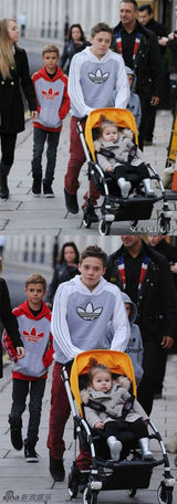 组图：小贝长子抱七公主出镜 温馨有爱羡煞网友